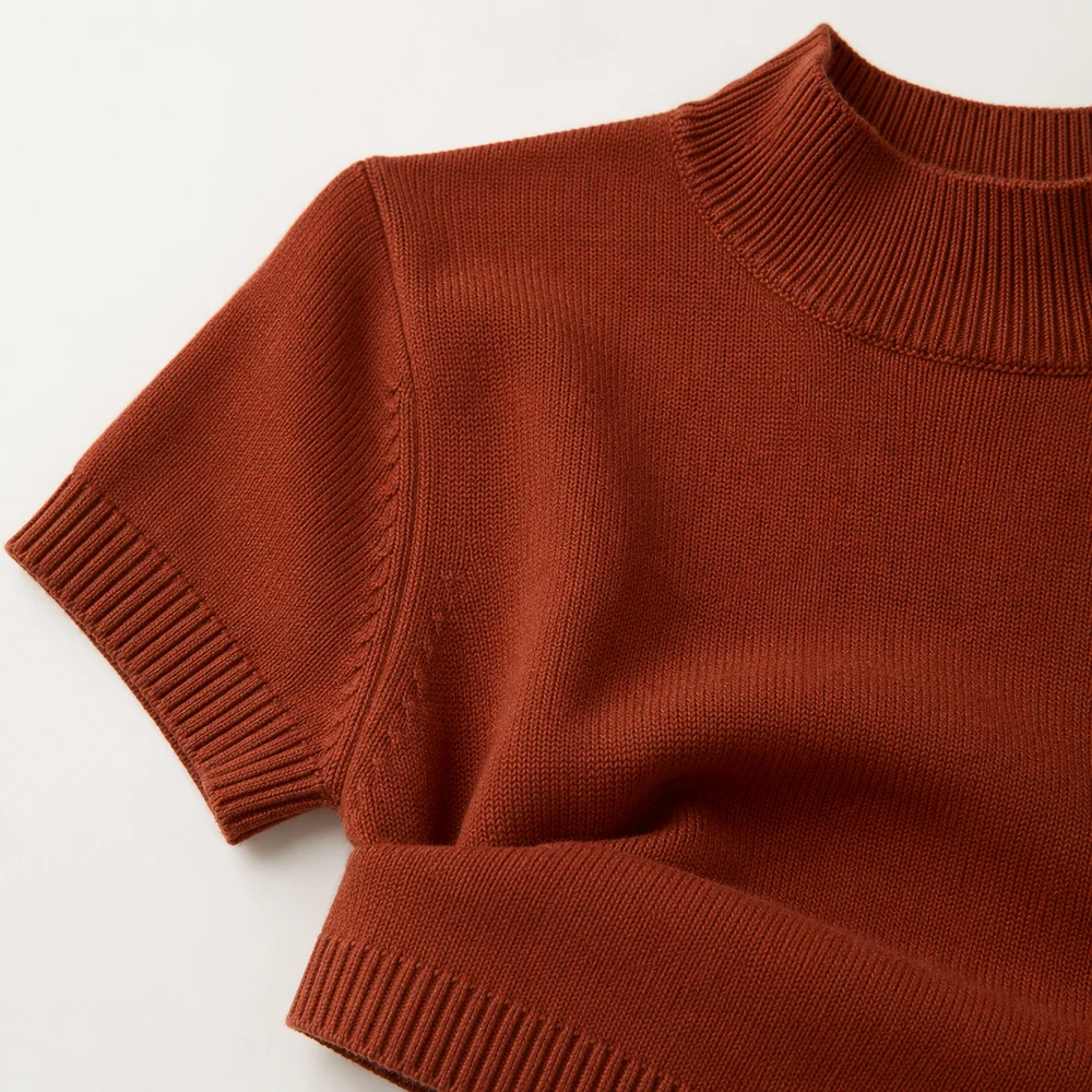 Women’s Mock Neck Short-Sleeve Knit Top thumbnail 4